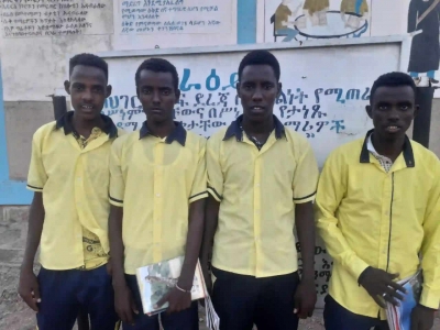 12 étudiants poursuivent leurs études sécondaires